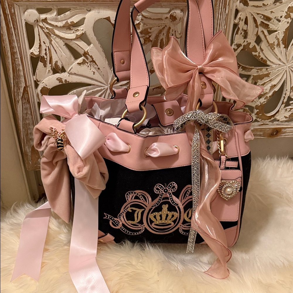 Juicy Couture Pink and Black Daydreamer Bag with sparkly rhinestones & Bows🩷 - Picture 12 of 17